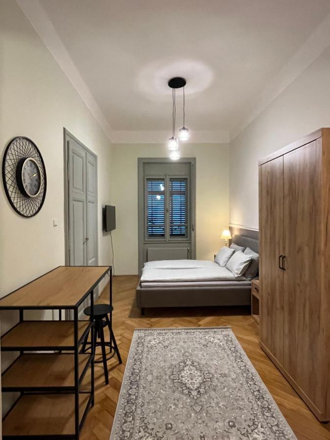 Barty Downtown Apart 1 Timisoara Exterior foto